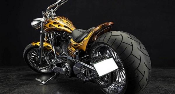 Harley-Davidson Rocker попал в руки тюнеров