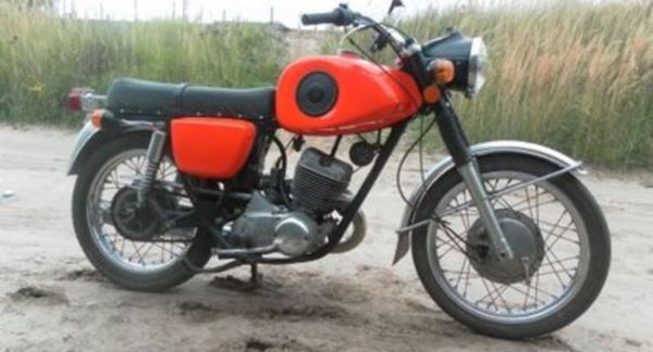 Почему в СССР хотели запретить мотоцикл «ИЖ-Планета Спорт»?