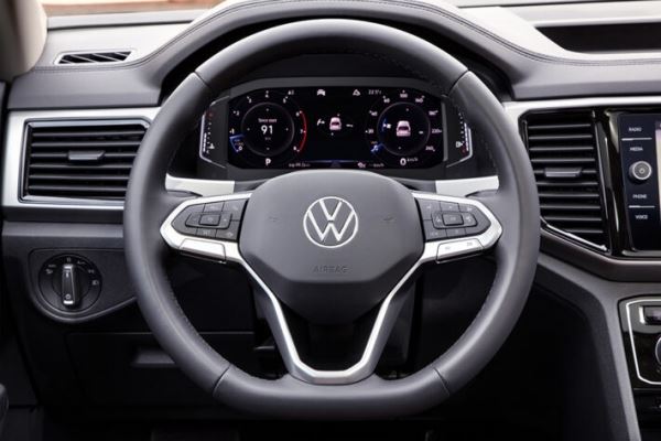Volkswagen объявил цены на обновленный кроссовер Teramont для России