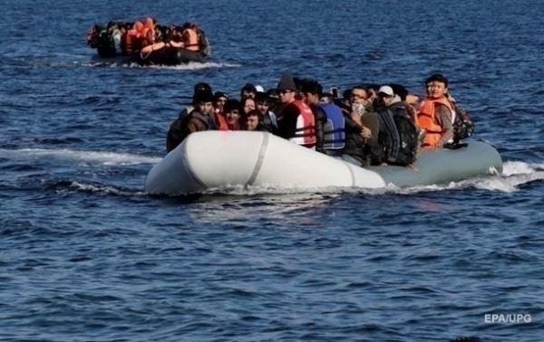 Итальянское судно спасло 65 нелегалов 