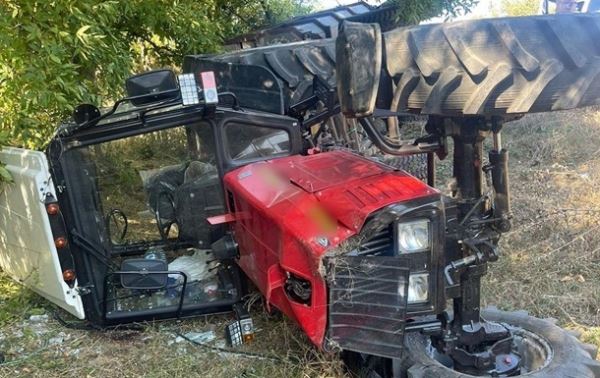 В Одесской области перевернулся трактор, погиб мальчик